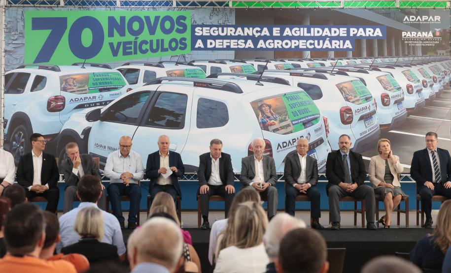 Com investimento de R$ 9 milhões, Estado renova frota da Adapar com 70 veículos novos