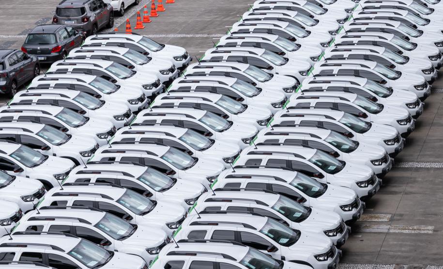 Com investimento de R$ 9 milhões, Estado renova frota da Adapar com 70 veículos novos