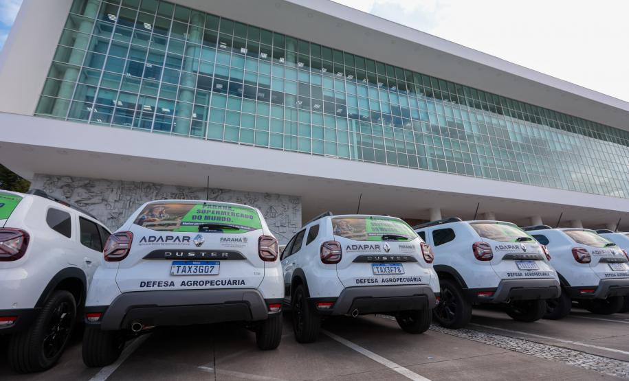 Com investimento de R$ 9 milhões, Estado renova frota da Adapar com 70 veículos novos