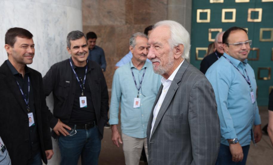 Com investimento de R$ 9 milhões, Estado renova frota da Adapar com 70 veículos novos