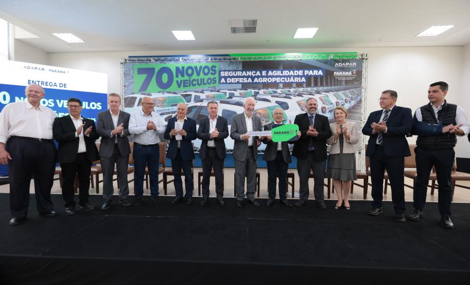 Com investimento de R$ 9 milhões, Estado renova frota da Adapar com 70 veículos novos