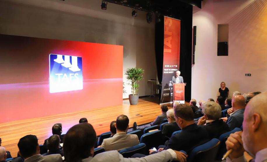 Paraná terá banco de antígenos e vacinas contra febre aftosa para atender todo o País