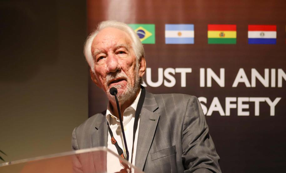 Paraná terá banco de antígenos e vacinas contra febre aftosa para atender todo o País