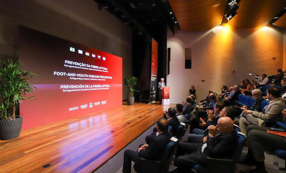 Paraná terá banco de antígenos e vacinas contra febre aftosa para atender todo o País