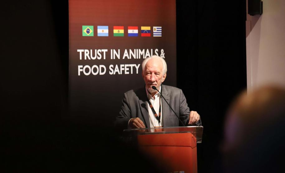 Paraná terá banco de antígenos e vacinas contra febre aftosa para atender todo o País