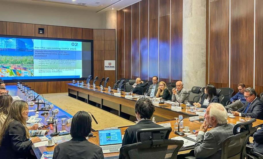 Piana recebe comitiva japonesa para debater participação do Paraná na Expo Osaka