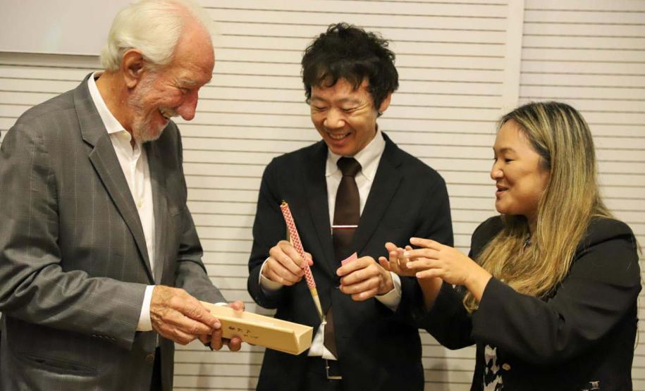 Piana recebe comitiva japonesa para debater participação do Paraná na Expo Osaka