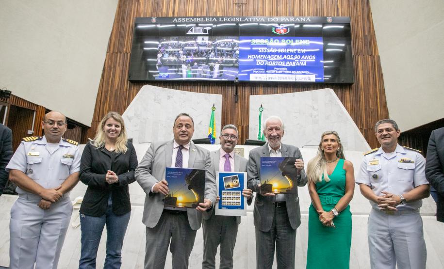 Assembleia Legislativa homenageia Porto de Paranaguá pelo aniversário de 90 anos