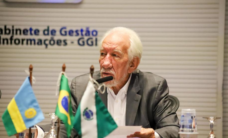 Piana apresenta ao embaixador de Ruanda potenciais parcerias com o Paraná