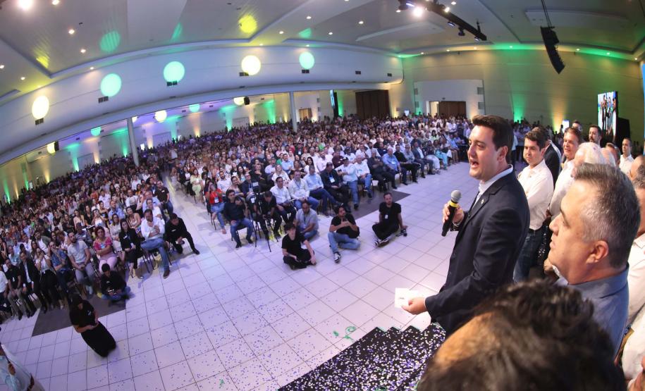 R$ 1,2 bilhão: Ratinho Junior anuncia maior investimento da história da saúde do Paraná