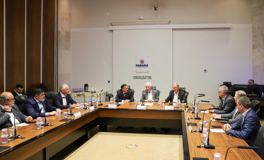 Piana destaca apoio do Estado às pequenas empresas para representantes do Sebrae