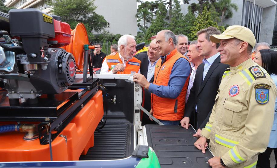 R$ 22 milhões: Estado entrega equipamentos a 100 municípios para combate a incêndios