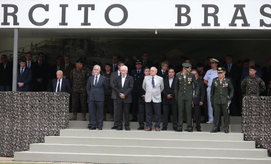 Governador em exercício participa das celebrações do Dia do Exército Brasileiro