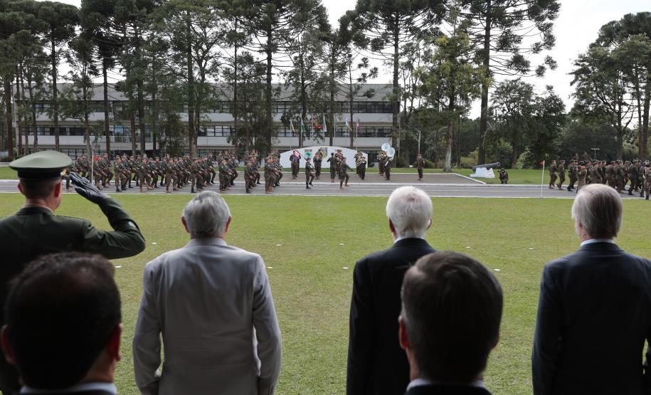 Governador em exercício participa das celebrações do Dia do Exército Brasileiro