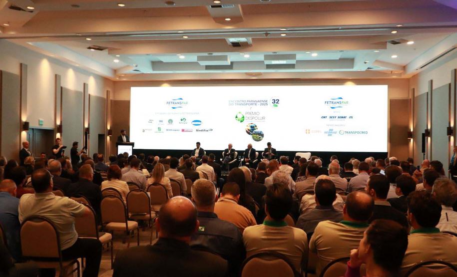 Piana diz que investimentos em logística são prioridade no Paraná em evento da Fetranspar