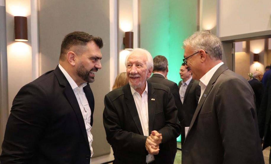 Piana diz que investimentos em logística são prioridade no Paraná em evento da Fetranspar