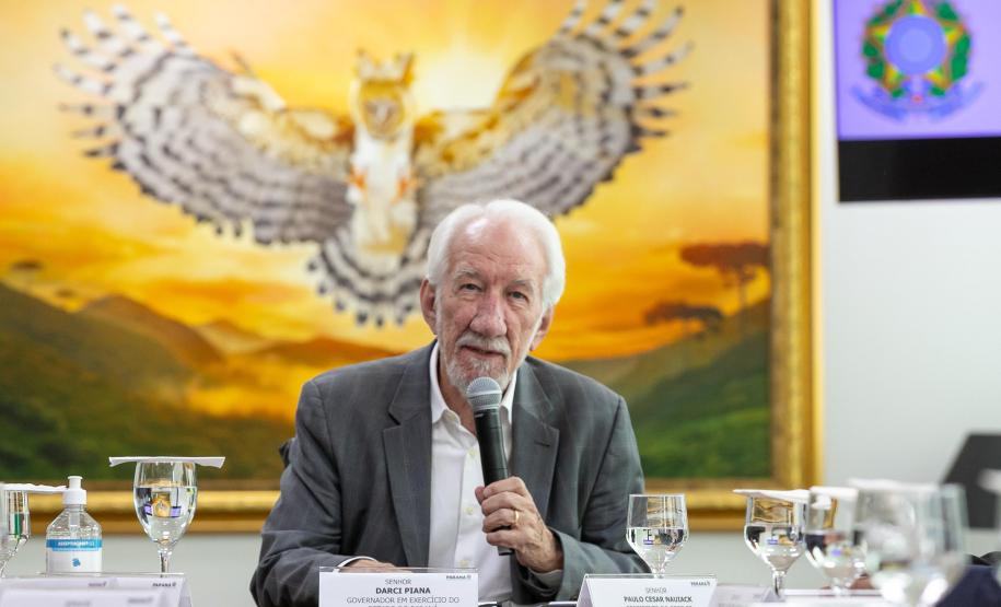 Governador em exercício recebe homenagem de representantes comerciais