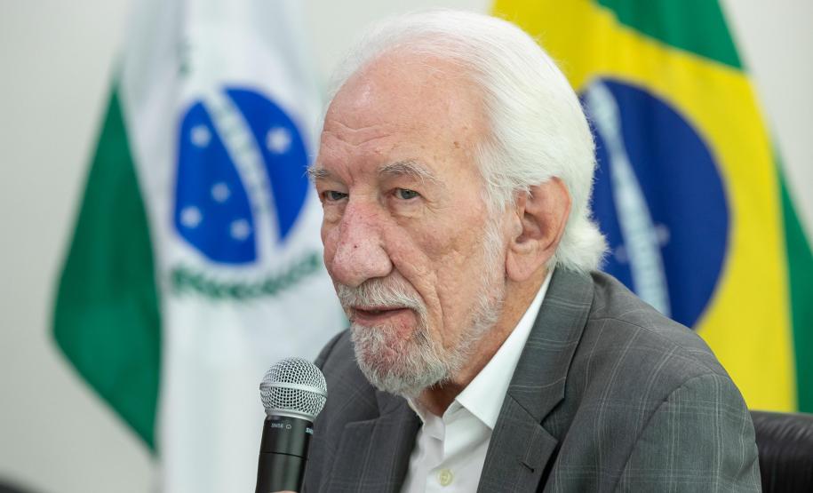 Governador em exercício recebe homenagem de representantes comerciais