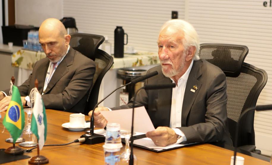 Piana apresenta avanços econômicos do Paraná a autoridades argentinas