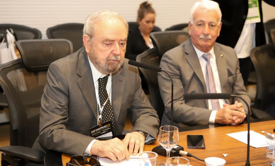 Piana apresenta avanços econômicos do Paraná a autoridades argentinas