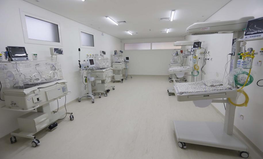 Darci Piana inaugura nova UTI neonatal da Santa Casa de Cornélio Procópio