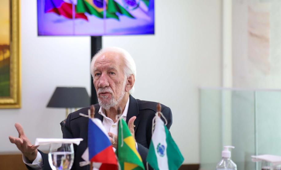 Darci Piana apresenta o Paraná ao novo cônsul-geral da República Tcheca