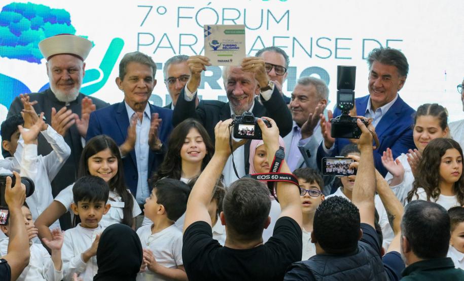 Em novo fórum, Paraná promove interreligiosidade e geração de renda com o turismo da fé