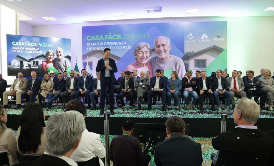 Casa Fácil Paraná chega a 110 mil famílias beneficiadas e investirá mais R$ 1,5 bilhão