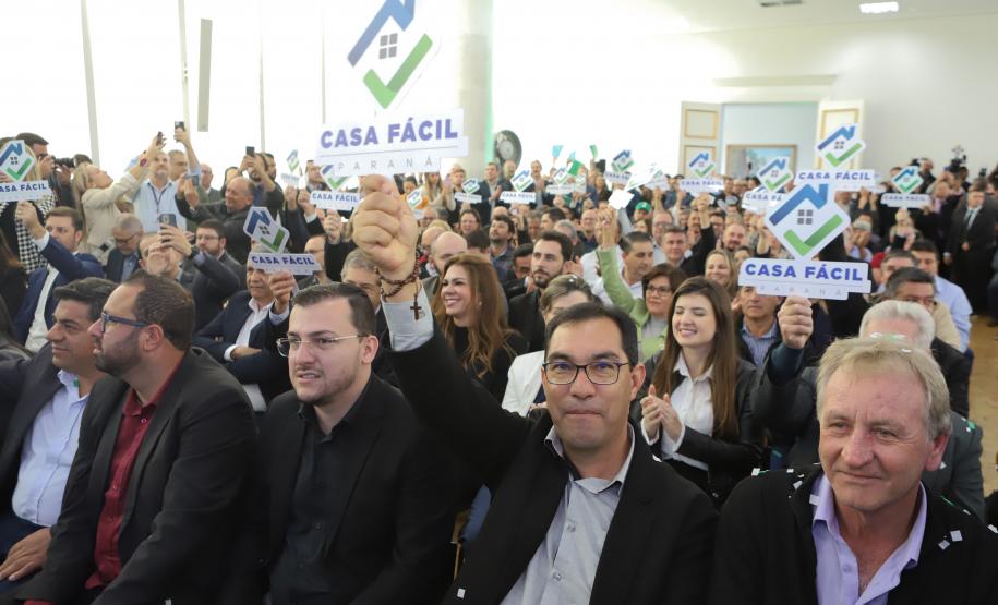 Estado libera R$ 533 milhões para cidades com até 25 mil habitantes atenderem famílias com casa própria