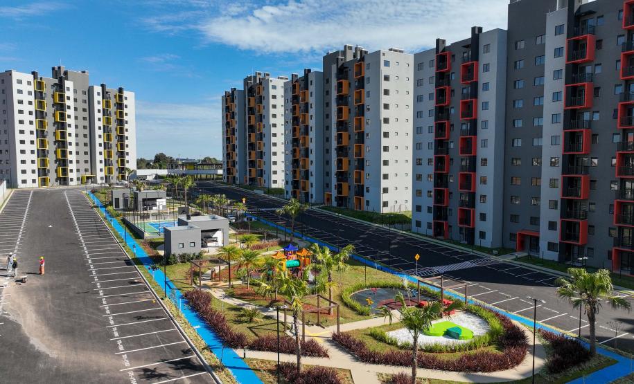 Sonho realizado: governador entrega residencial com 528 apartamentos em Guarapuava