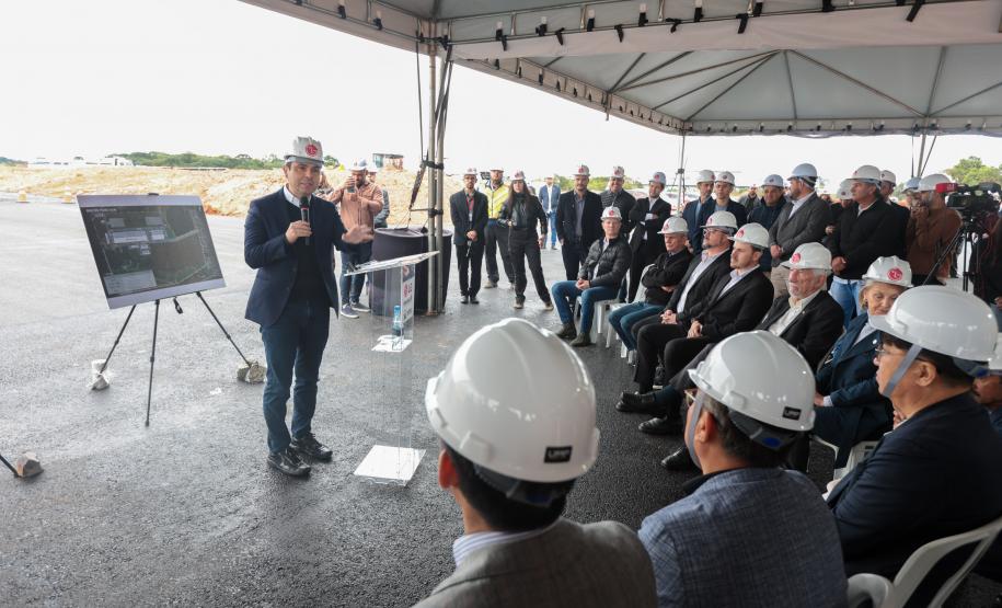 Darci Piana visita obras de nova fábrica bilionária da LG em Fazenda Rio Grande