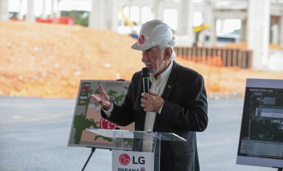Darci Piana visita obras de nova fábrica bilionária da LG em Fazenda Rio Grande