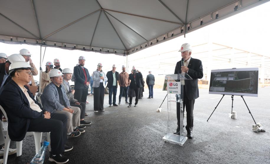 Darci Piana visita obras de nova fábrica bilionária da LG em Fazenda Rio Grande