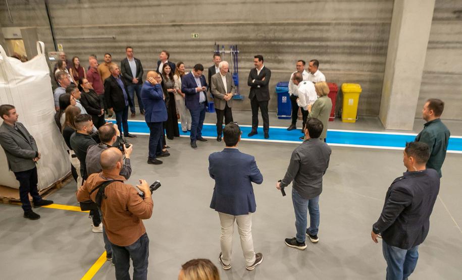 Indústria de alimentos pet inaugura investimento de R$ 140 milhões em Mandirituba