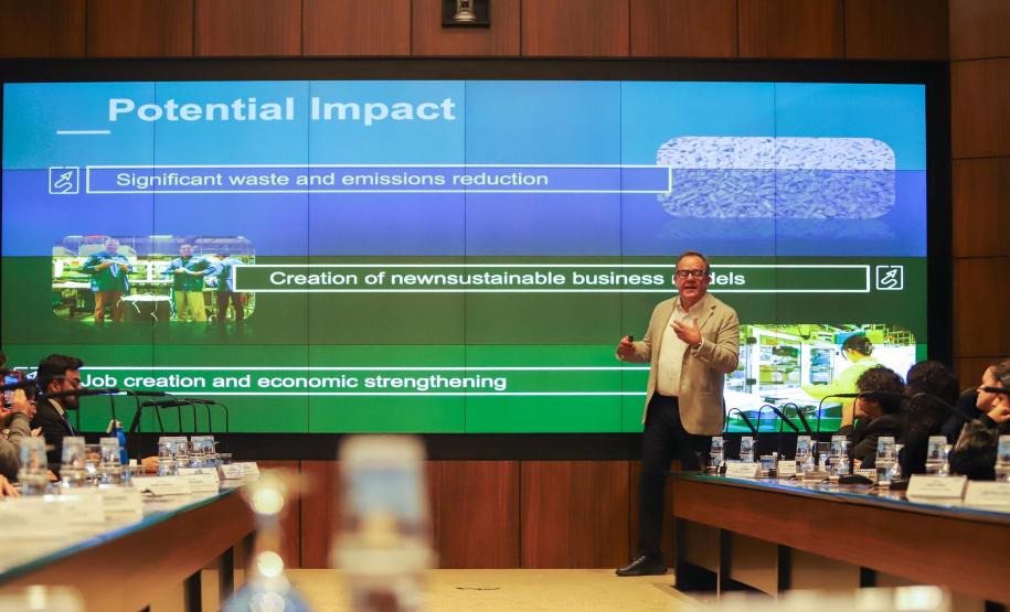 Piana recebe delegação mexicana de Chihuahua para debater parcerias com o Paraná