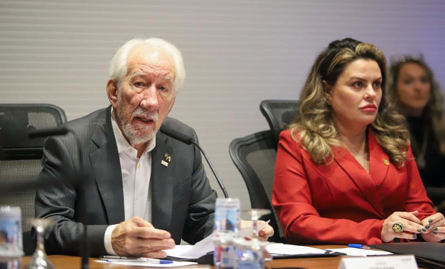 Piana recebe delegação mexicana de Chihuahua para debater parcerias com o Paraná