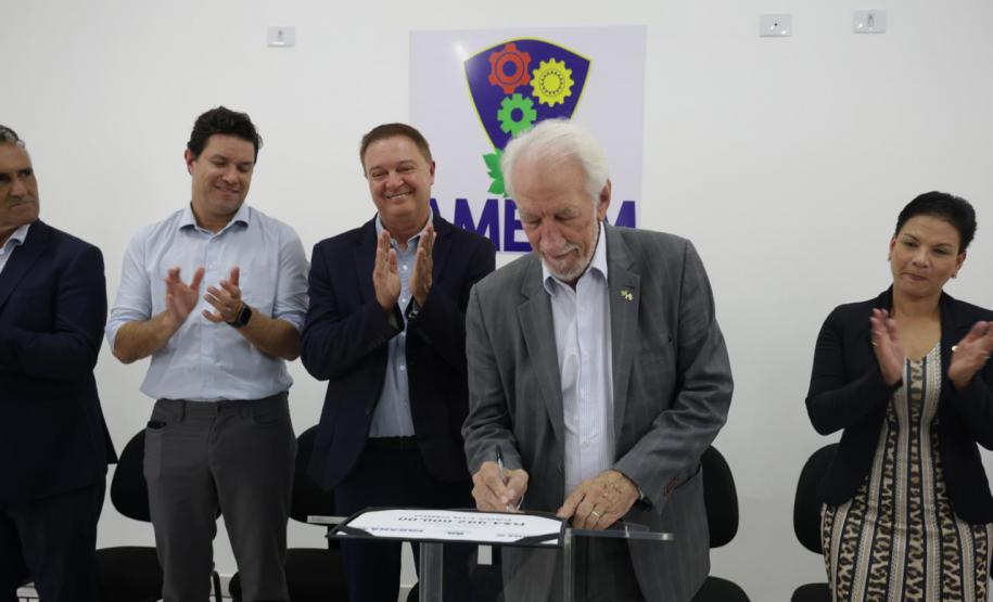 Estado formaliza investimento de R$ 4,7 milhões para pavimentação em Colombo