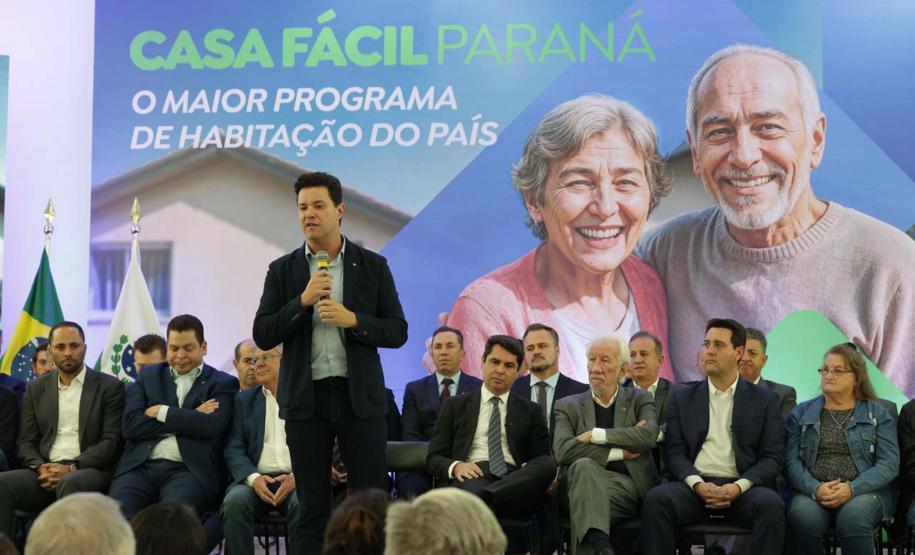 Convênio entre Cohapar e Sanepar vai levar banheiros a mais de 3 mil residências