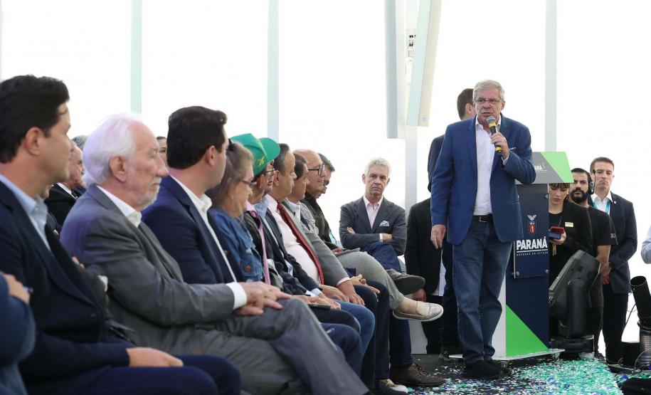 Convênio entre Cohapar e Sanepar vai levar banheiros a mais de 3 mil residências