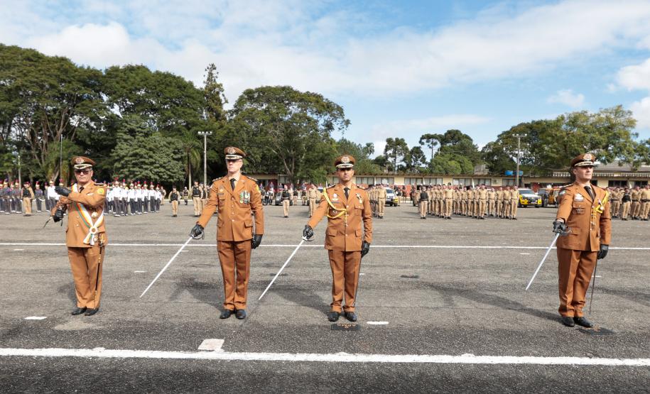 Medalha Coronel Sarmento: secretários e autoridades recebem honraria da PMPR