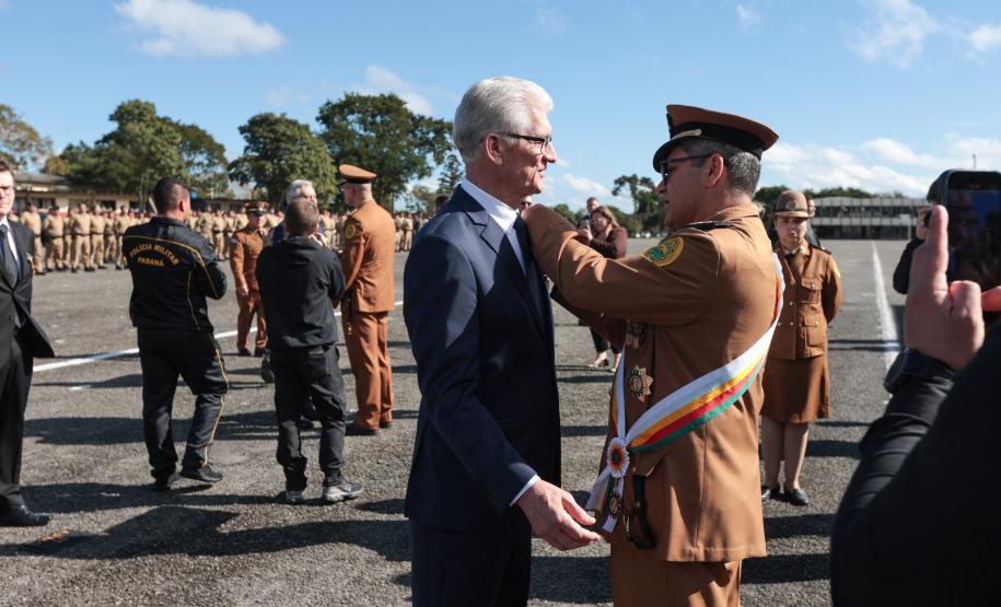 Medalha Coronel Sarmento: secretários e autoridades recebem honraria da PMPR