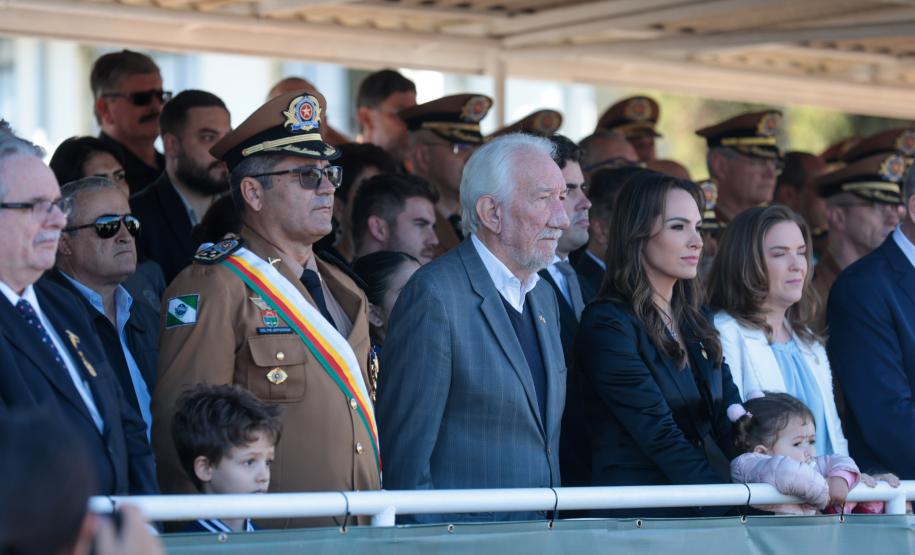 Medalha Coronel Sarmento: secretários e autoridades recebem honraria da PMPR