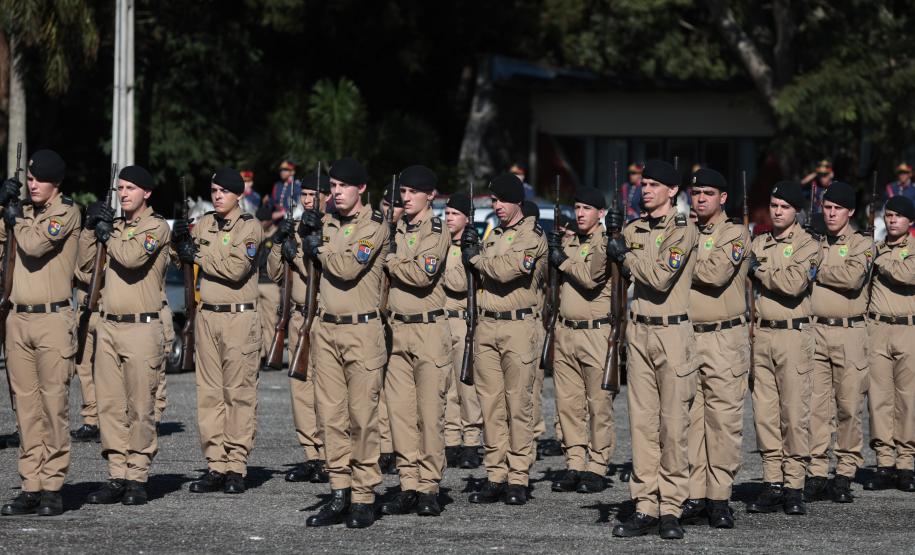 Medalha Coronel Sarmento: secretários e autoridades recebem honraria da PMPR