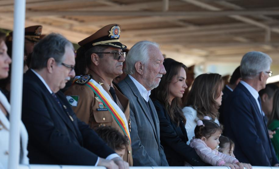 Medalha Coronel Sarmento: secretários e autoridades recebem honraria da PMPR