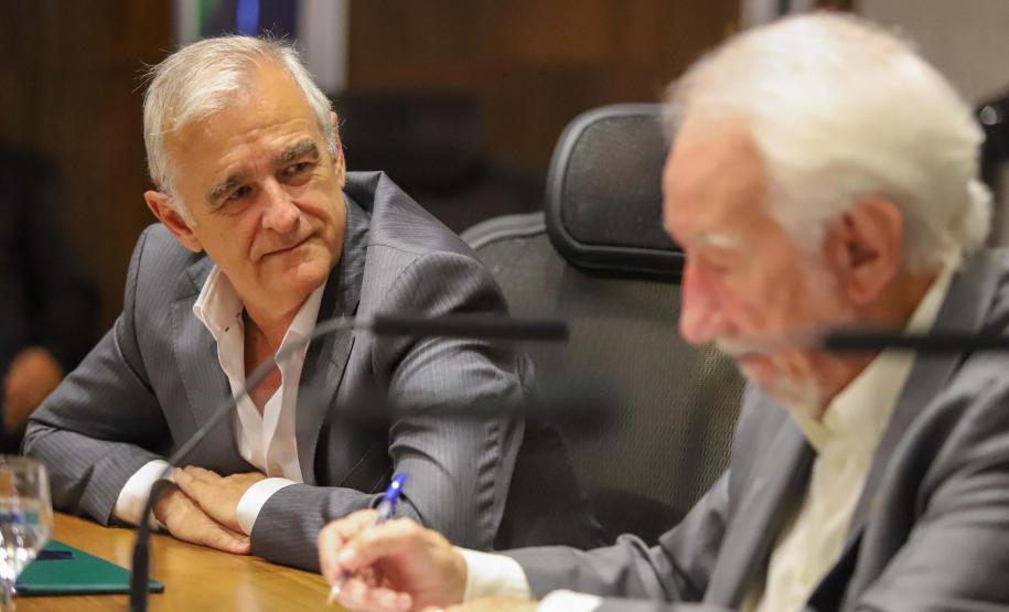 Paraná apresenta potenciais agroindustriais à gigante da irrigação da Arábia Saudita