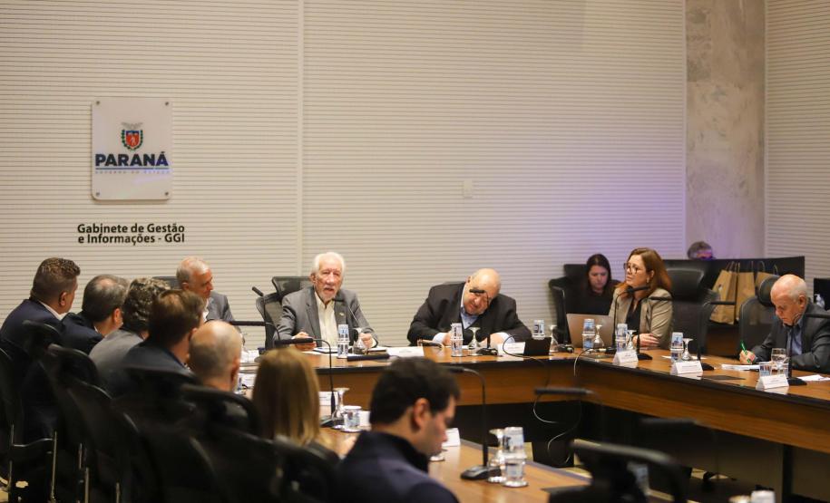 Paraná apresenta potenciais agroindustriais à gigante da irrigação da Arábia Saudita