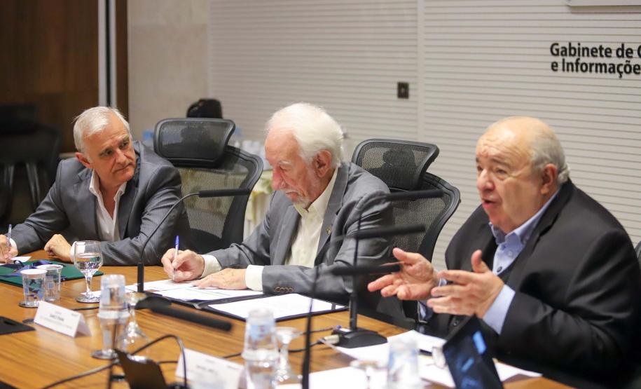 Paraná apresenta potenciais agroindustriais à gigante da irrigação da Arábia Saudita