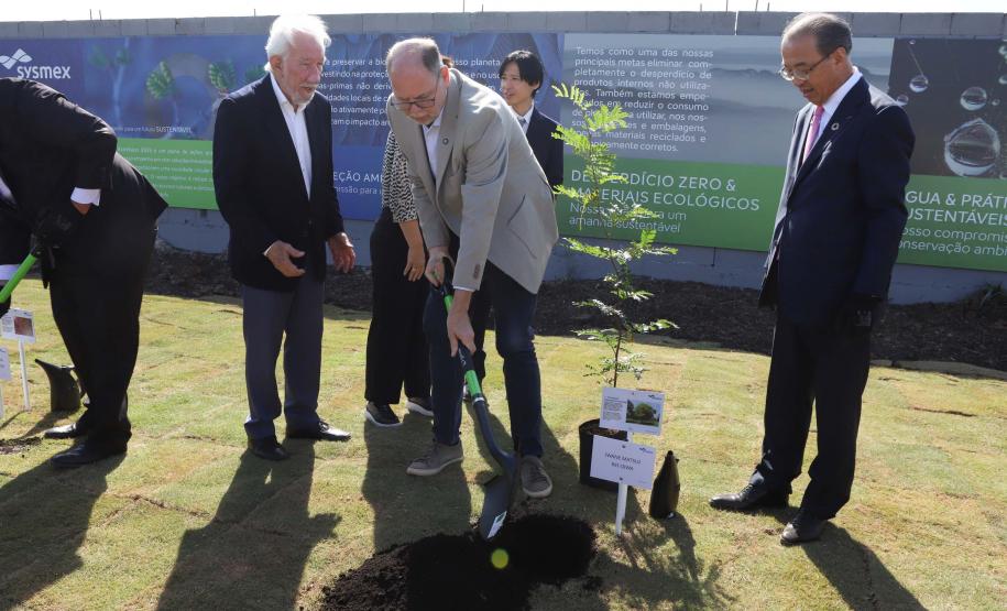 Multinacional japonesa de diagnóstico anuncia nova planta em São José dos Pinhais