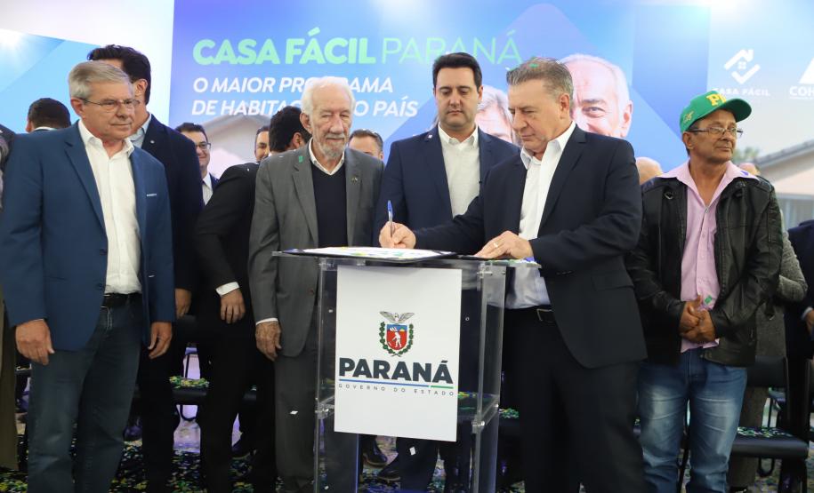 Estado assina contratos do Vida Nova para construir 2,5 mil casas para famílias de áreas de risco