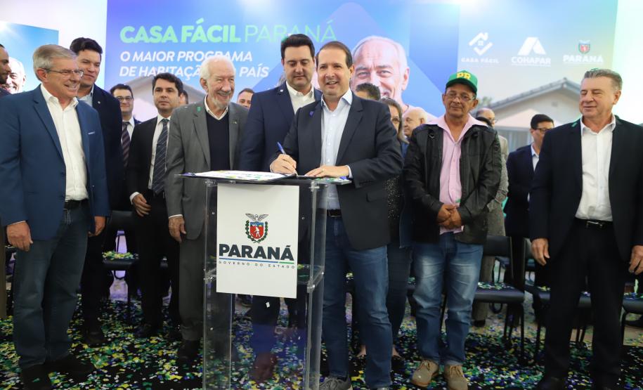 Estado assina contratos do Vida Nova para construir 2,5 mil casas para famílias de áreas de risco